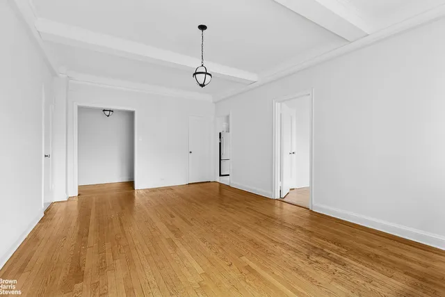 $859,000 | 242 East 19th Street, Unit 7E | Gramercy