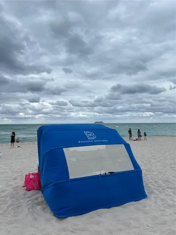 a view of outdoor space seating oven and yard