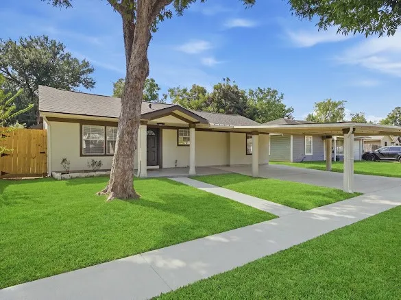 $299,500 | 2418 Huntington Drive, Pasadena, TX 77506