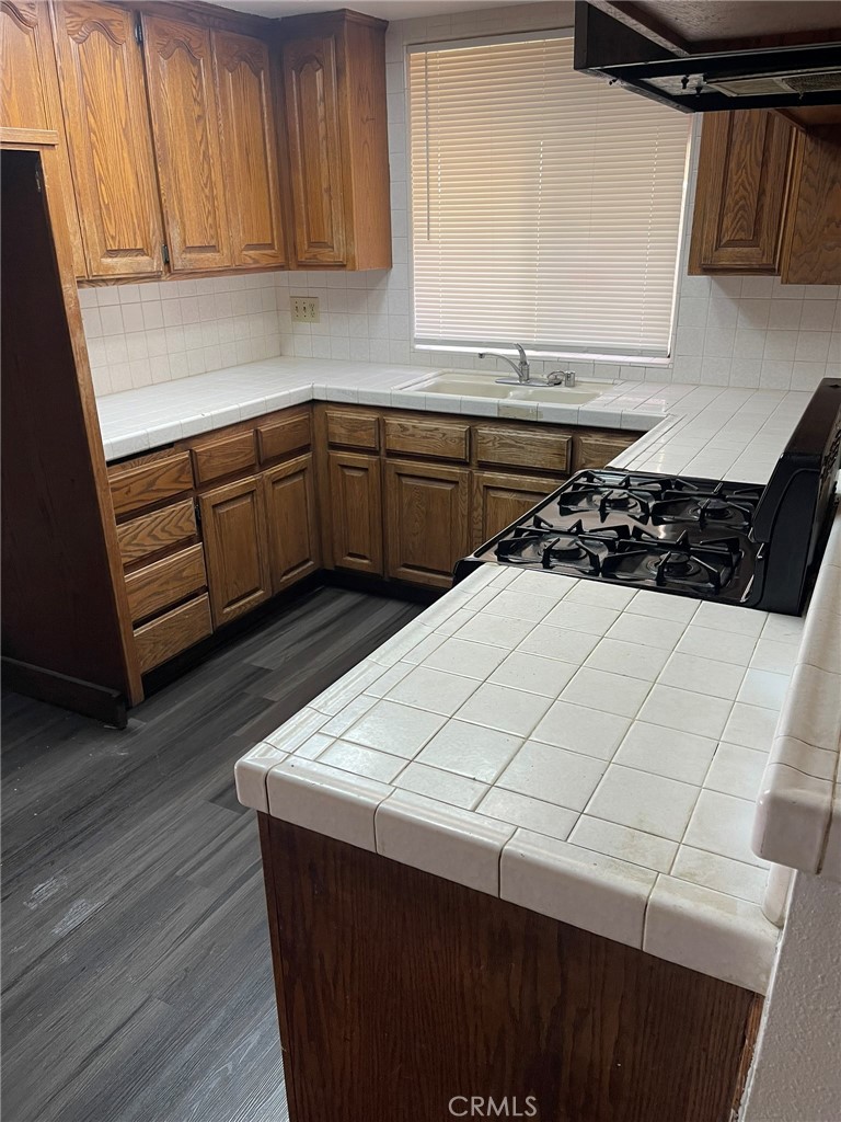 246 East Hullett Street Long Beach, CA 90805 - Photo 8 of 9