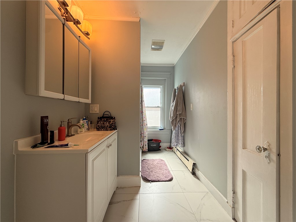 215 Rochambeau Avenue Providence, RI 02906 - Photo 5 of 42