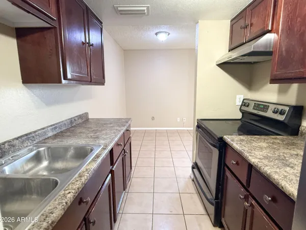 $1,295 | 5244 West Lynwood Street, Phoenix, AZ 85043