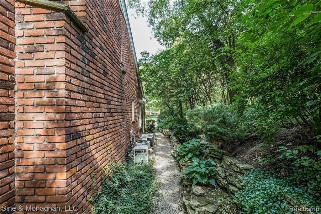 157 Kenwood Road Grosse Pointe Farms, MI 48236 - Photo 72 of 84