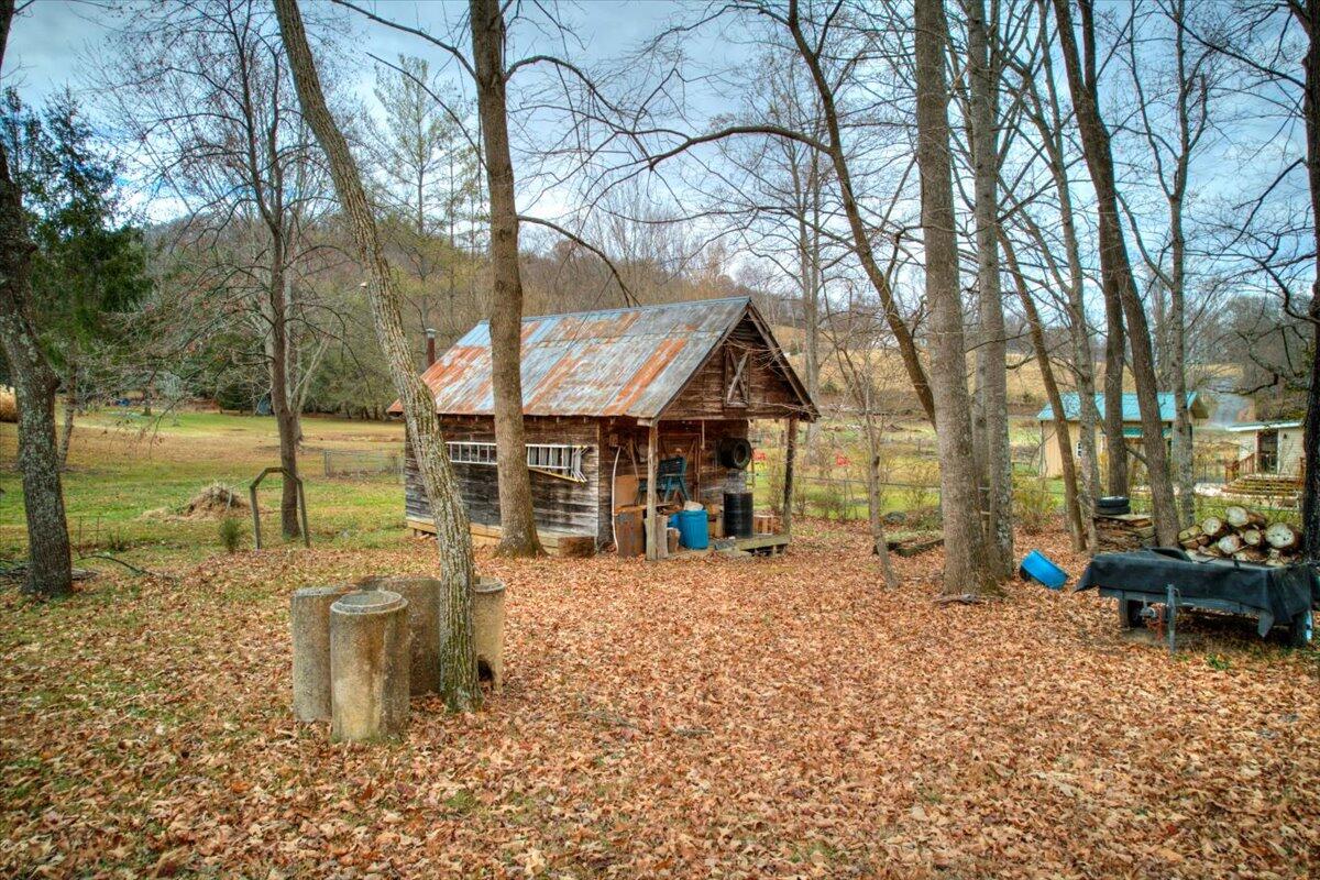 475 Hales Chapel Road Gray, TN 37615 - Photo 4 of 37 04-475_HalesChapel-16