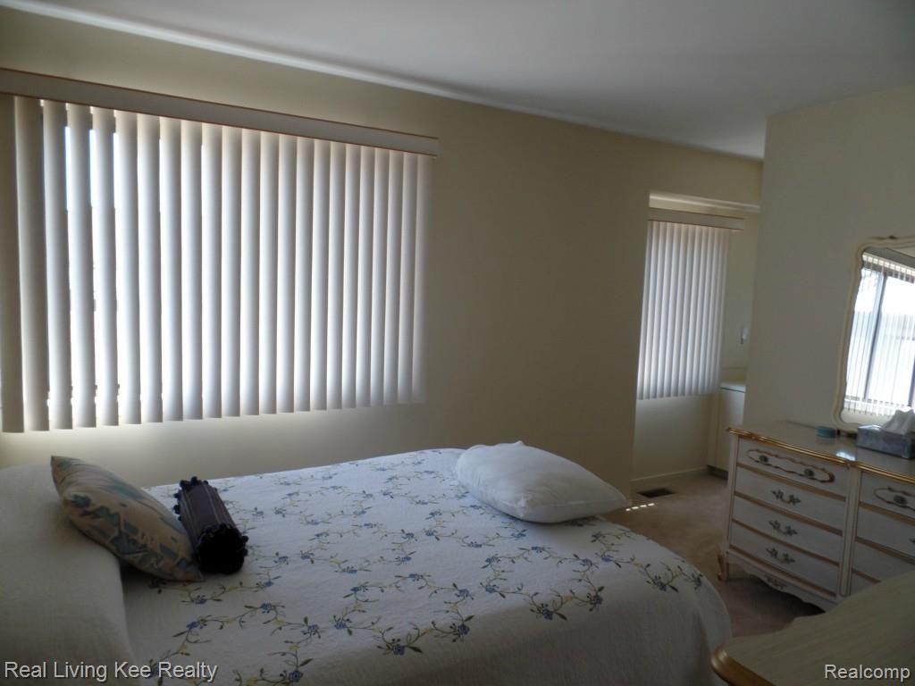 715 Eton Court, Unit 164 Rochester, MI 48307 - Photo 41 of 48 SAM_0681.jpg