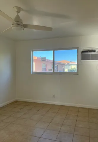 $1,600 | 320 West Blue Heron Boulevard, Unit 2, Riviera Beach, FL 33404