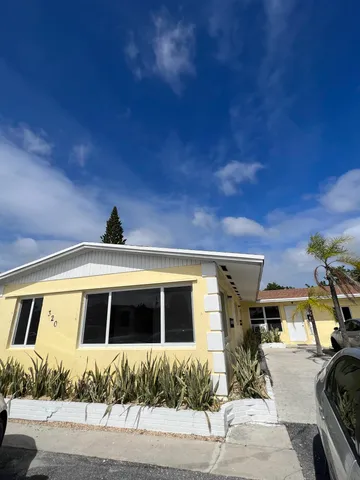 $1,600 | 320 West Blue Heron Boulevard, Unit 2, Riviera Beach, FL 33404