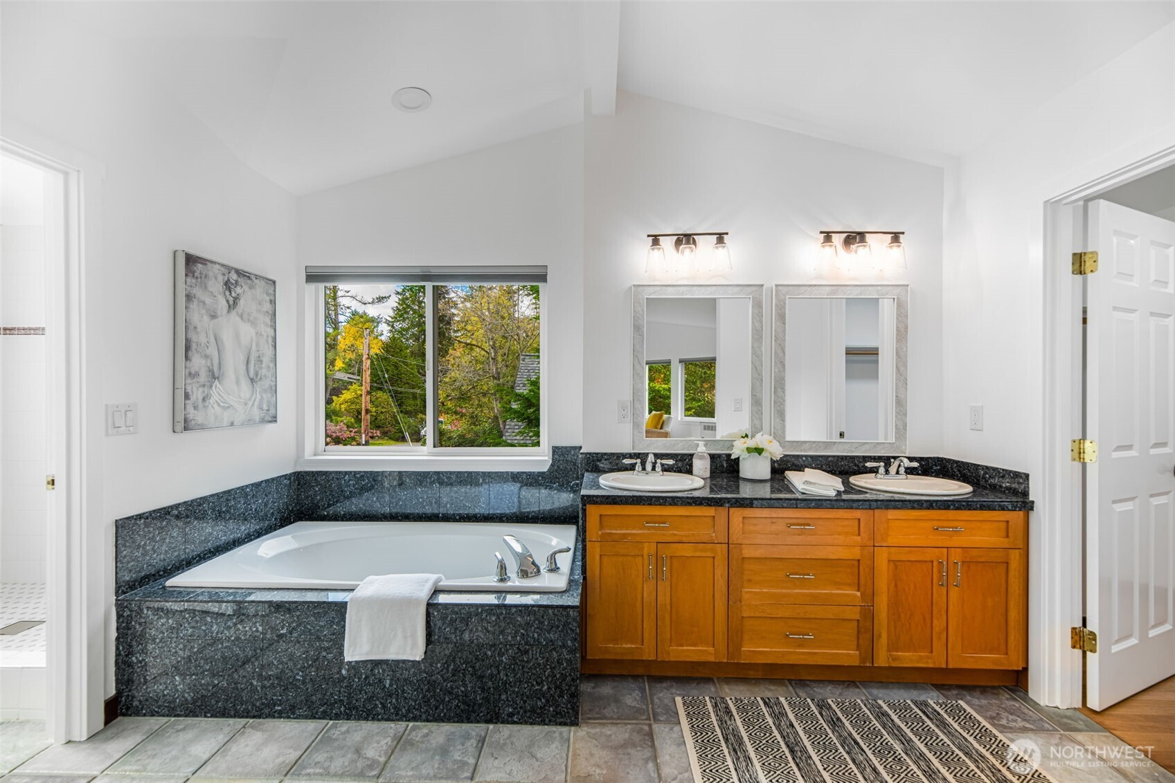 2708 Northeast 98th Street Seattle, WA 98115 - Photo 11 of 40
