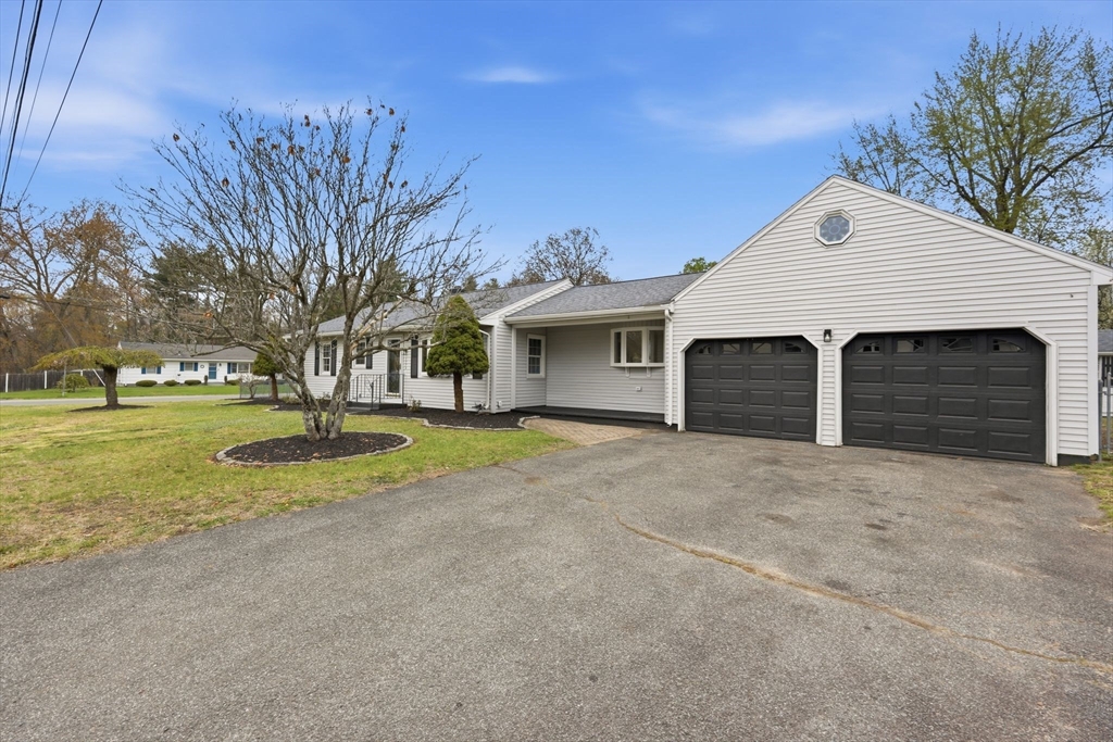 177 Flint Street Springfield, MA 01129 - Photo 2 of 25