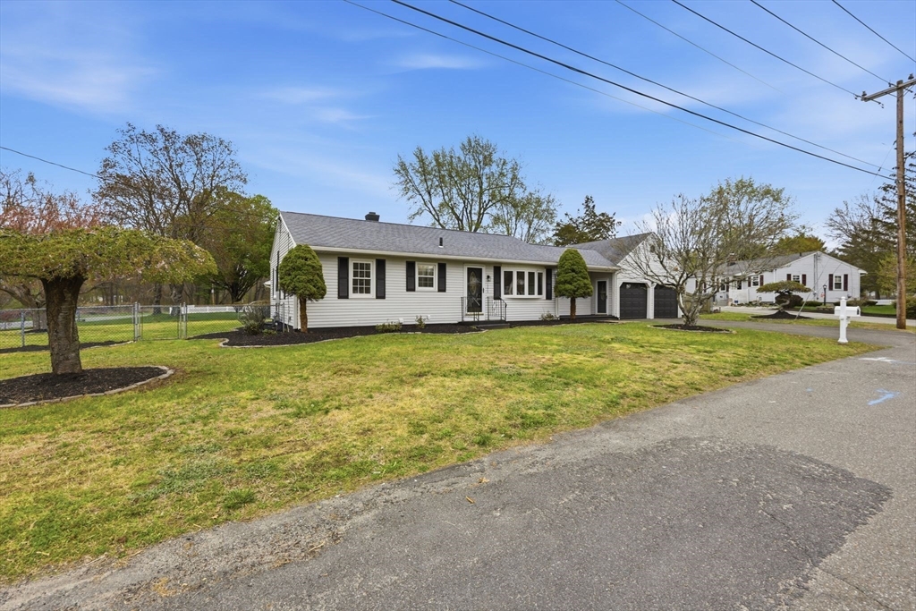 177 Flint Street Springfield, MA 01129 - Photo 3 of 25