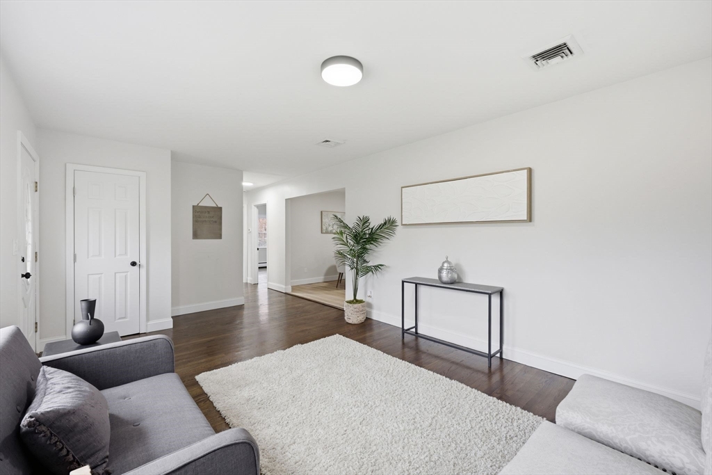 177 Flint Street Springfield, MA 01129 - Photo 6 of 25