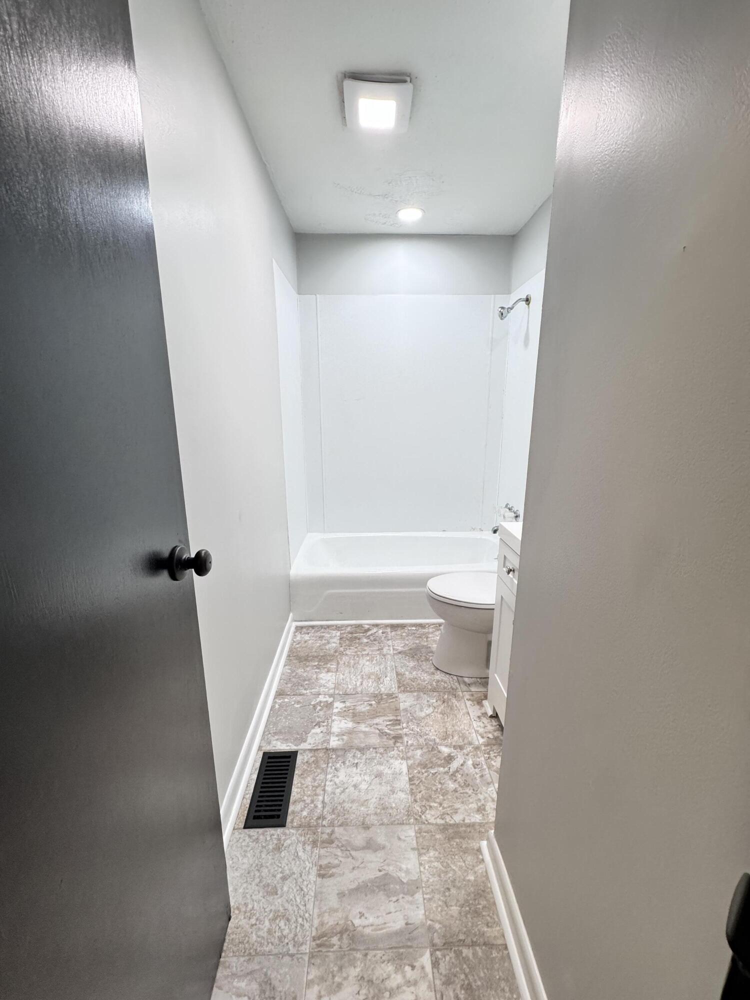 227 Bailey Street Walterboro, SC 29488 - Photo 12 of 26 227 Bailey Street