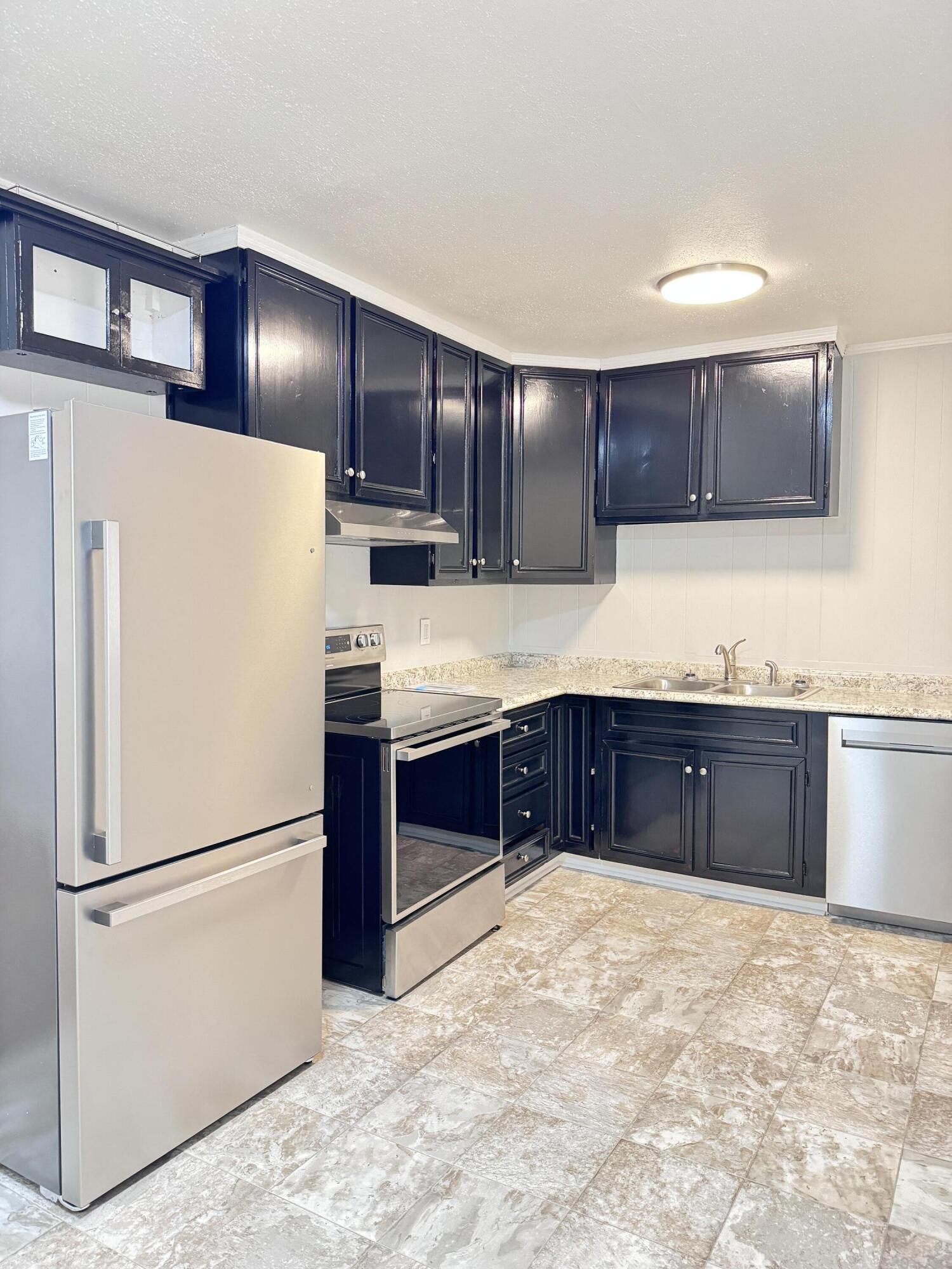 227 Bailey Street Walterboro, SC 29488 - Photo 8 of 26 227 Bailey Street