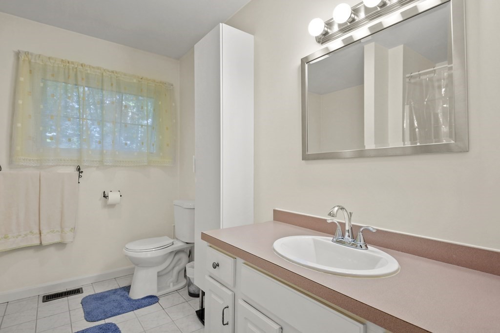 43 Winter Street Ashland, MA 01721 - Photo 20 of 30