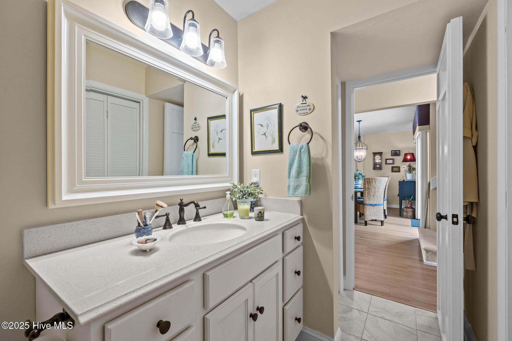 209 Sound Court Morehead City, NC 28557 - Photo 18 of 44 Principal En-suite Bath