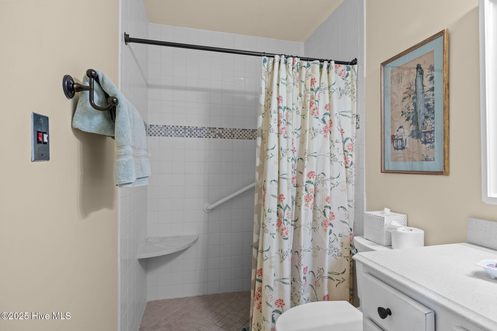 209 Sound Court Morehead City, NC 28557 - Photo 19 of 44 Principal En-suite Bath