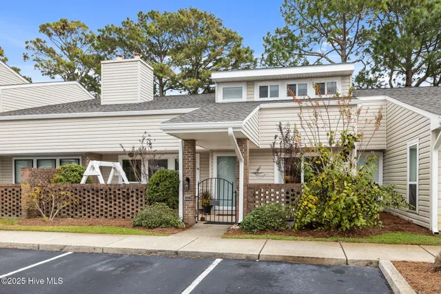 $390,000 | 209 Sound Court, Morehead City, NC 28557