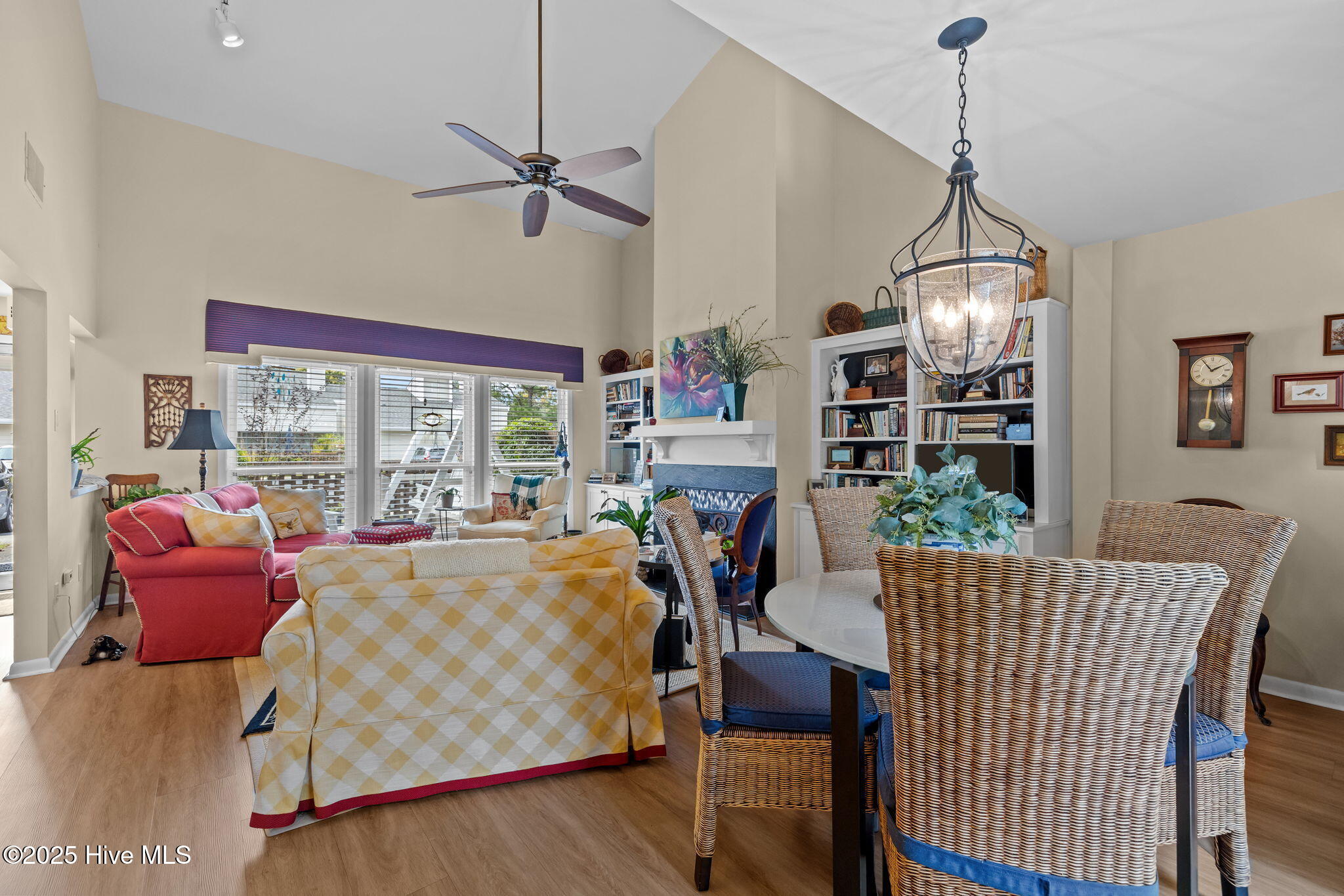 209 Sound Court Morehead City, NC 28557 - Photo 5 of 44 Dining area/living area