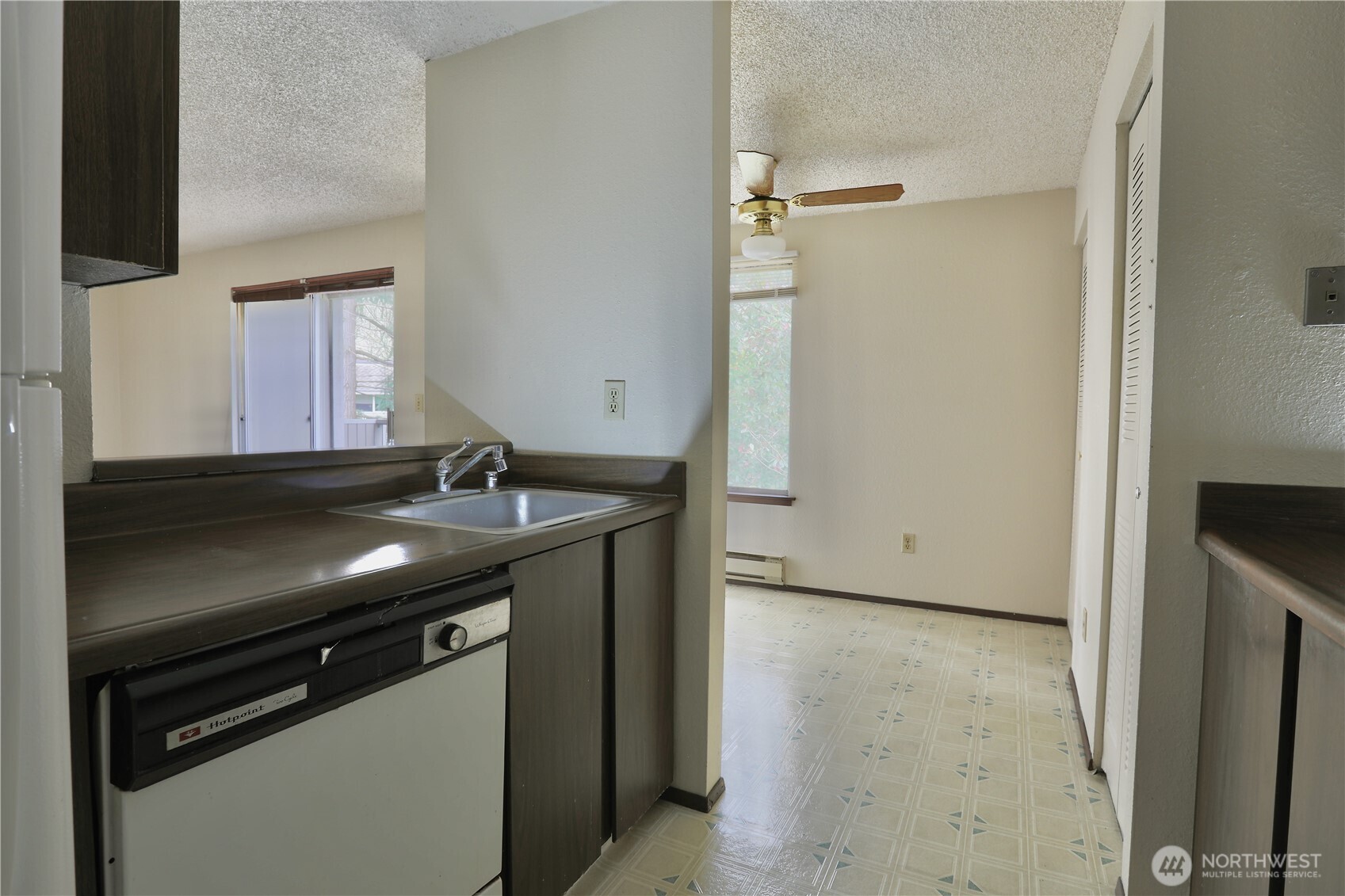 4601 Southwest 320th Street, Unit Q5 Federal Way, WA 98023 - Photo 7 of 19