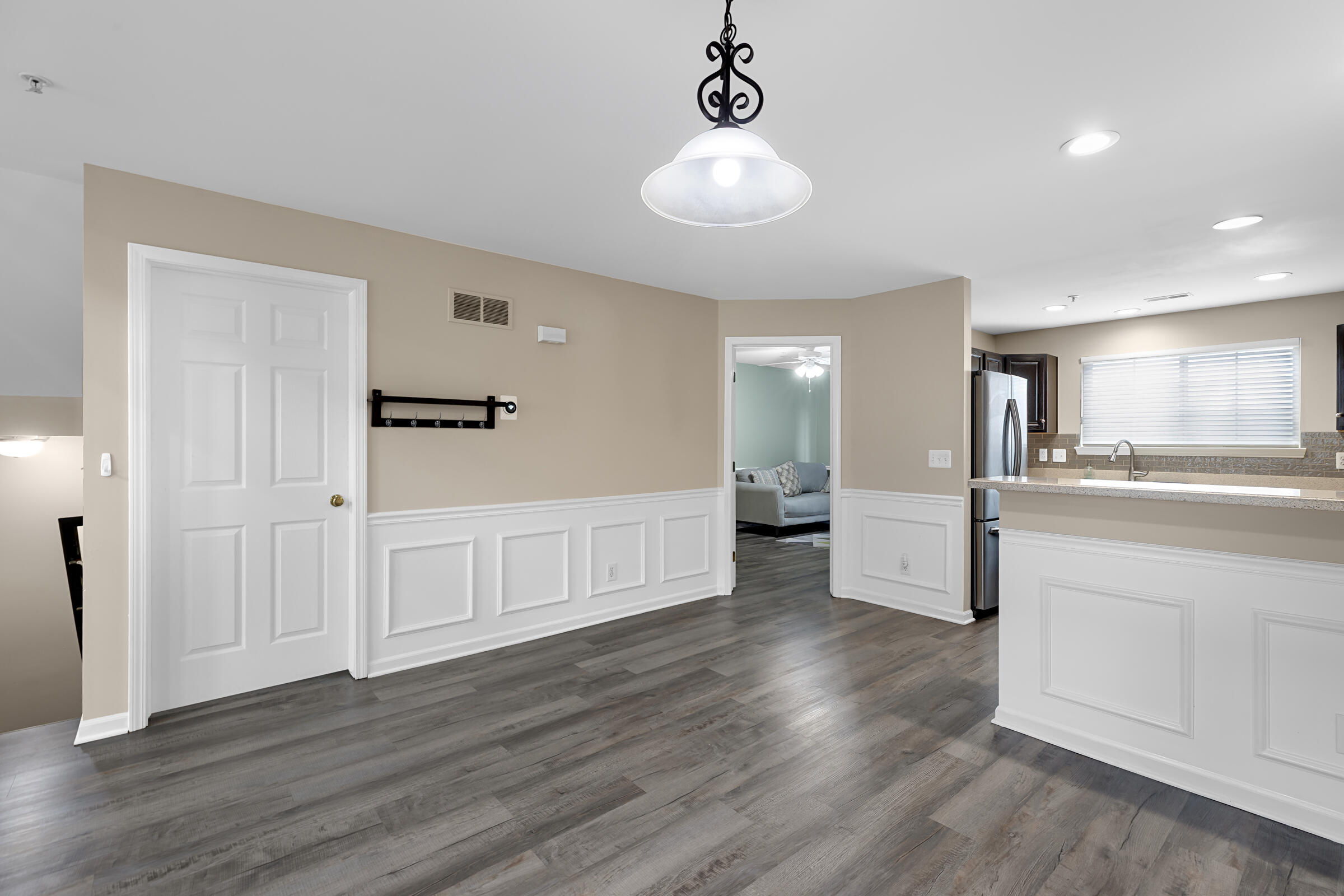 16992 Farmington Road Livonia, MI 48154 - Photo 11 of 25 XA9A0556 Output