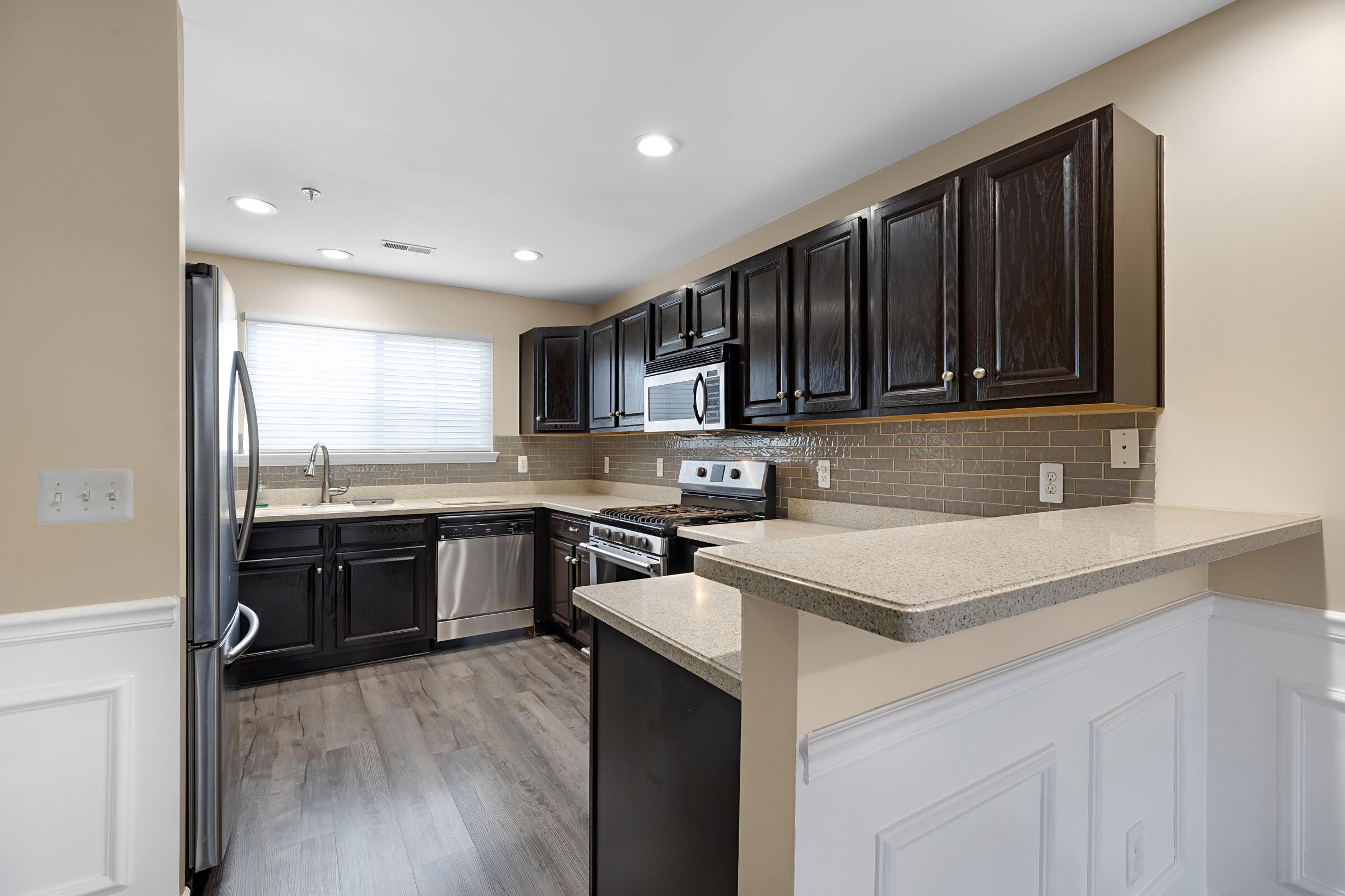 16992 Farmington Road Livonia, MI 48154 - Photo 12 of 25 XA9A0566 Output