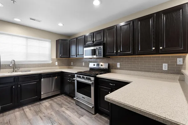 $299,000 | 16992 Farmington Road, Livonia, MI 48154