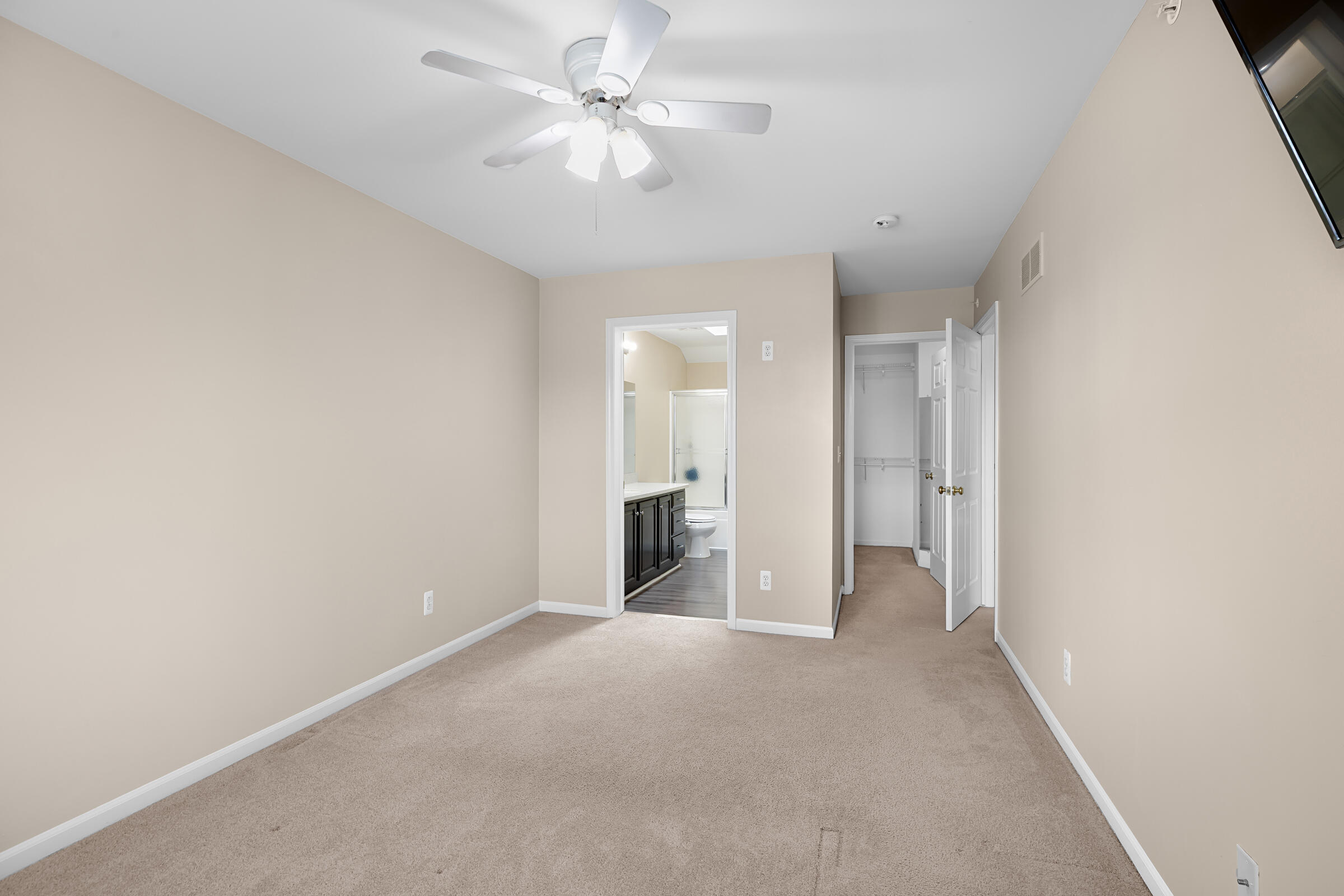 16992 Farmington Road Livonia, MI 48154 - Photo 24 of 25 XA9A0681 Output