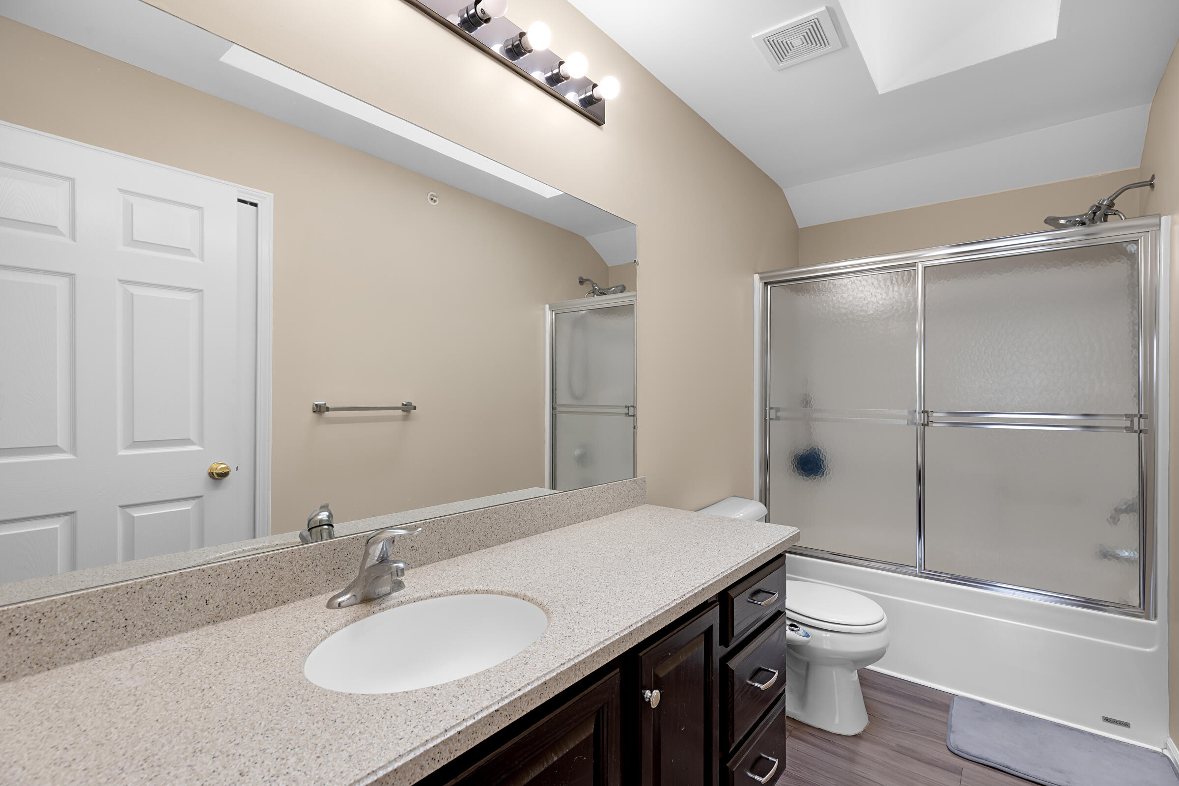 16992 Farmington Road Livonia, MI 48154 - Photo 25 of 25 XA9A0691 Output