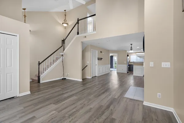 $299,000 | 16992 Farmington Road, Livonia, MI 48154