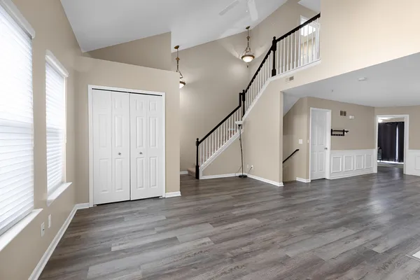 $299,000 | 16992 Farmington Road, Livonia, MI 48154