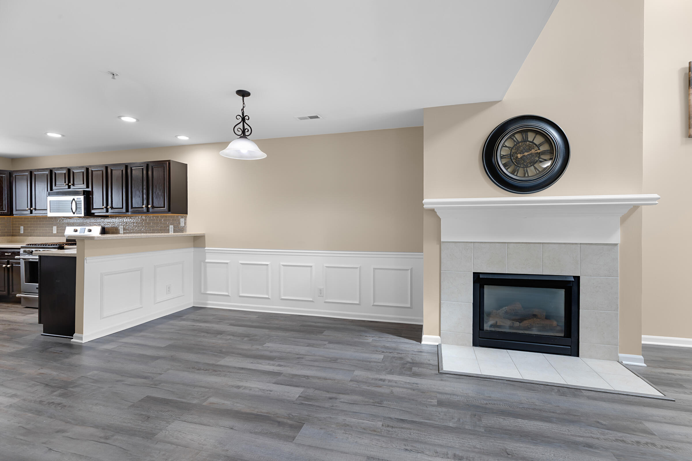16992 Farmington Road Livonia, MI 48154 - Photo 10 of 25 XA9A0476 Output