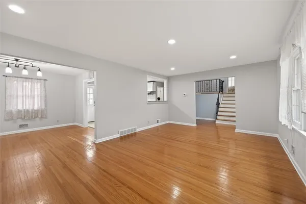$439,900 | 110 Dunrovin Lane, Brighton, NY 14618