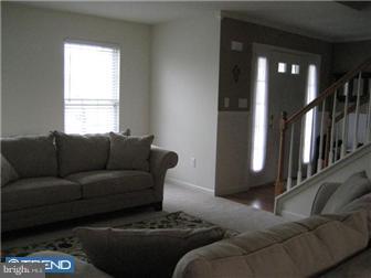 400 Roxberry Drive Sinking Spring, PA 19608 - Photo 5 of 12 Living Room