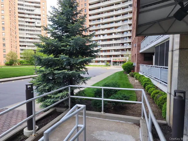$1,900 | 61-35 98th Street, Unit STG | Rego Park