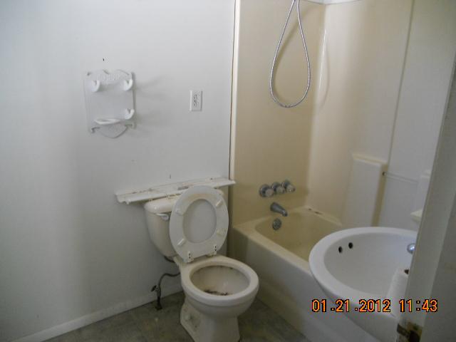 109 Ferbee Road Dickson, TN 37055 - Photo 7 of 16 HALL BATH