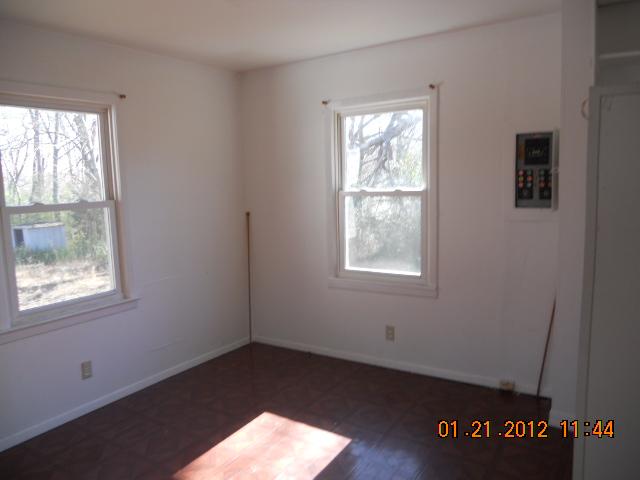 109 Ferbee Road Dickson, TN 37055 - Photo 10 of 16 2ND BEDROOM