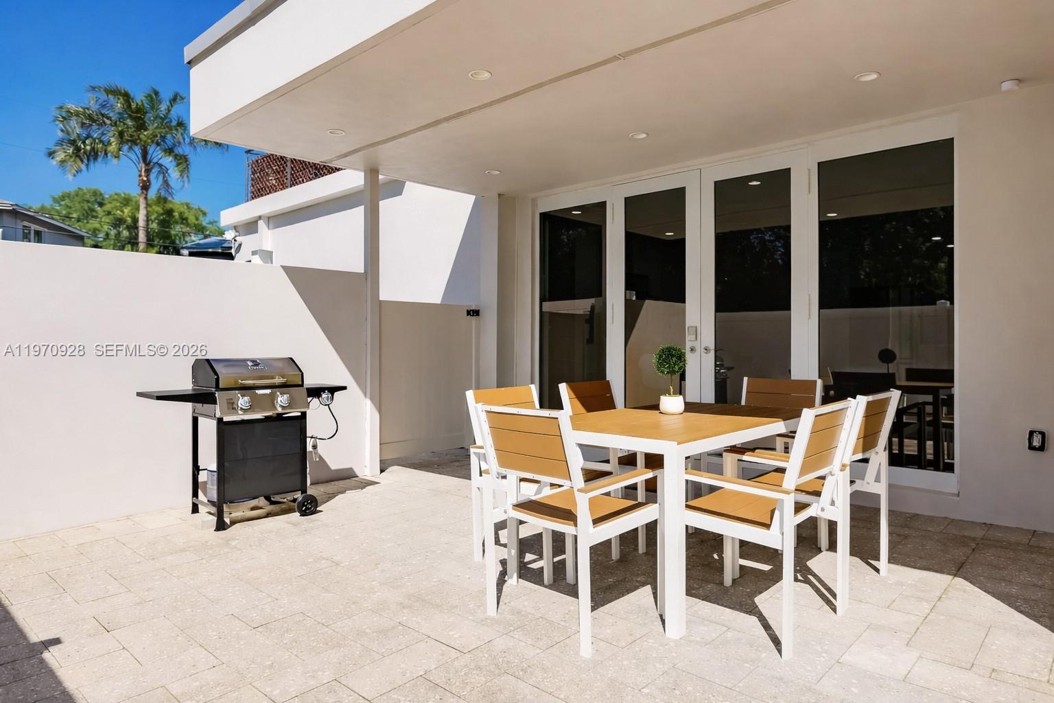 417 Southwest 15th Street Fort Lauderdale, FL 33315 - Photo 3 of 40