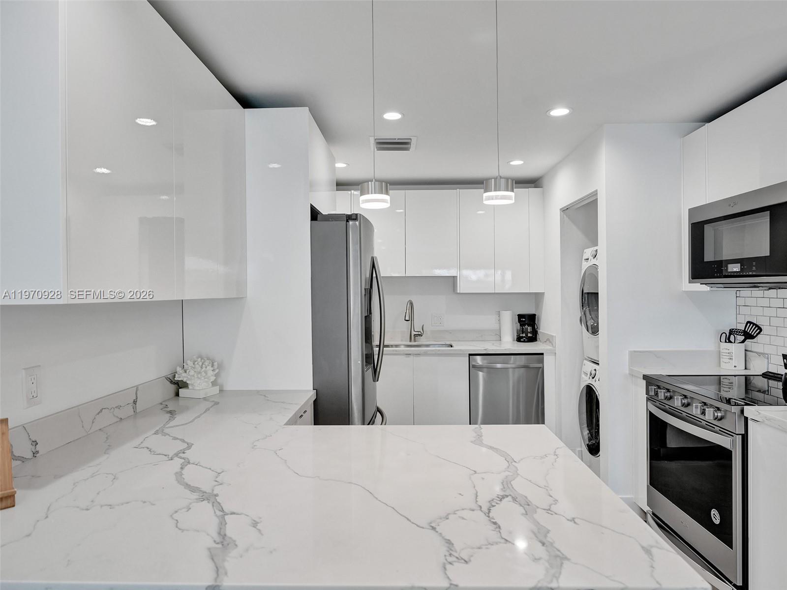 417 Southwest 15th Street Fort Lauderdale, FL 33315 - Photo 32 of 40