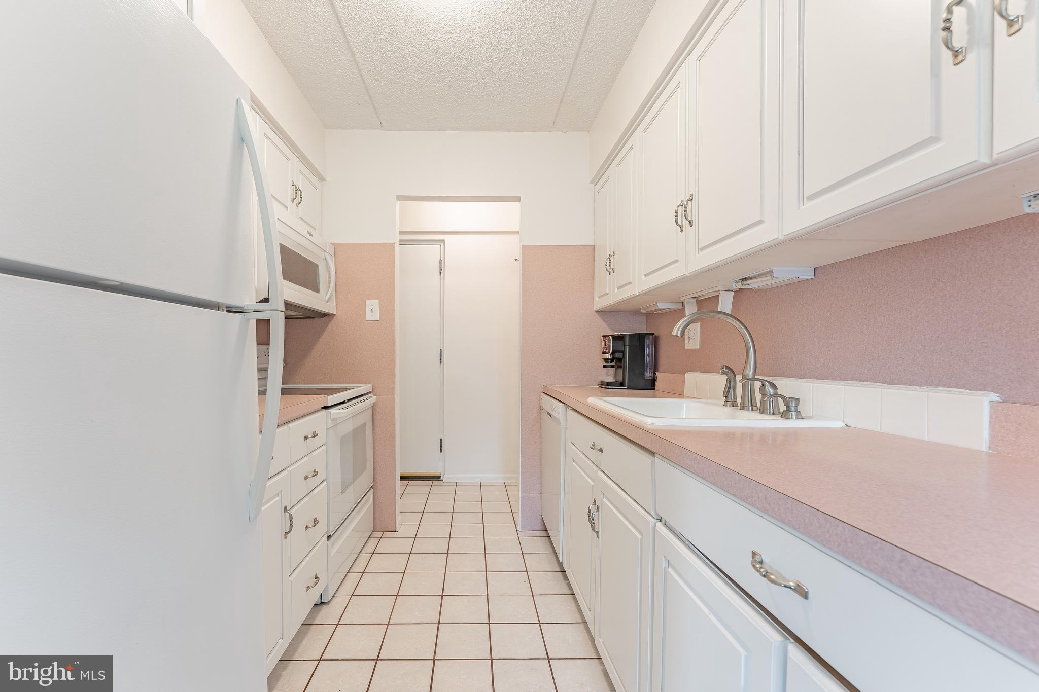 280 Bridgewater Road, Unit D12 Brookhaven, PA 19015 - Photo 17 of 34 Gallery Image 17