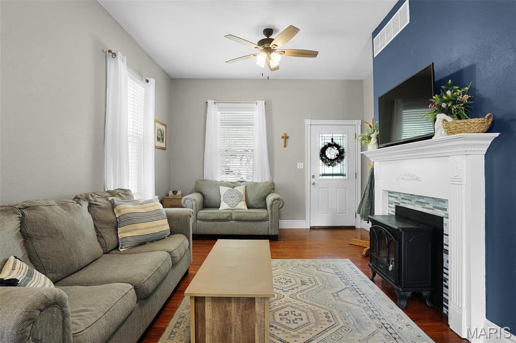 217 Staunton Road Troy, IL 62294 - Photo 3 of 20 Gallery Image 3