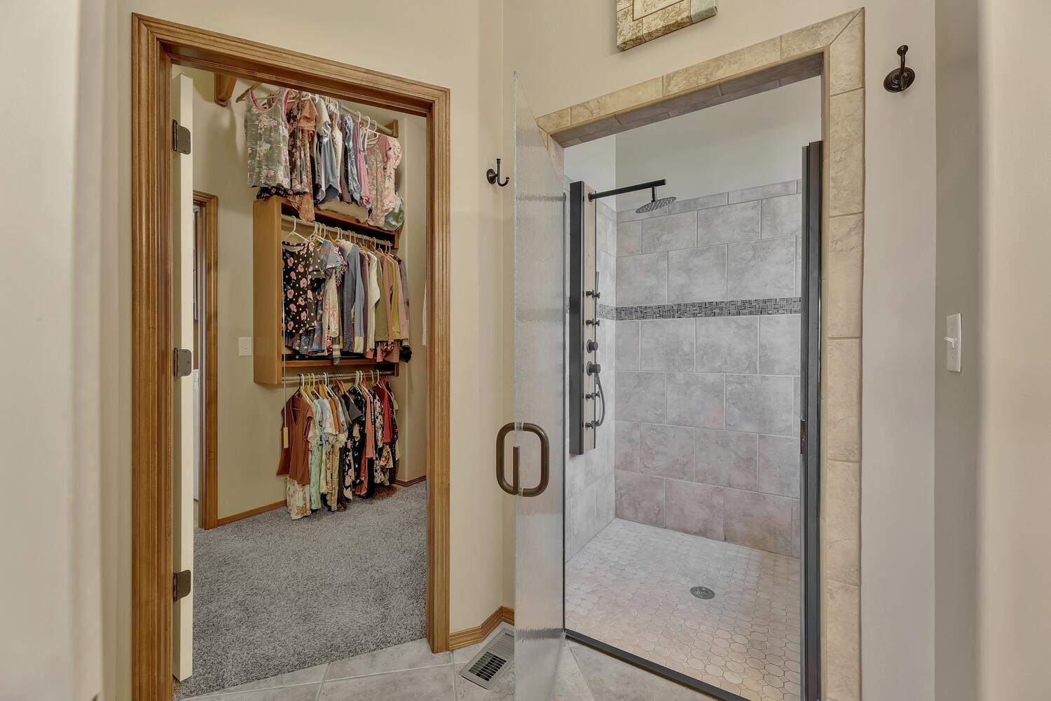 2022 South Webb Road Wichita, KS 67207 - Photo 14 of 32