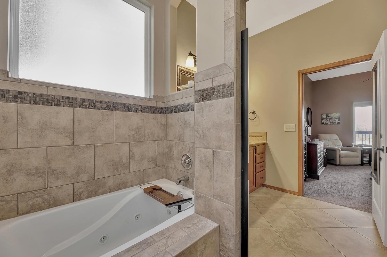 2022 South Webb Road Wichita, KS 67207 - Photo 15 of 32