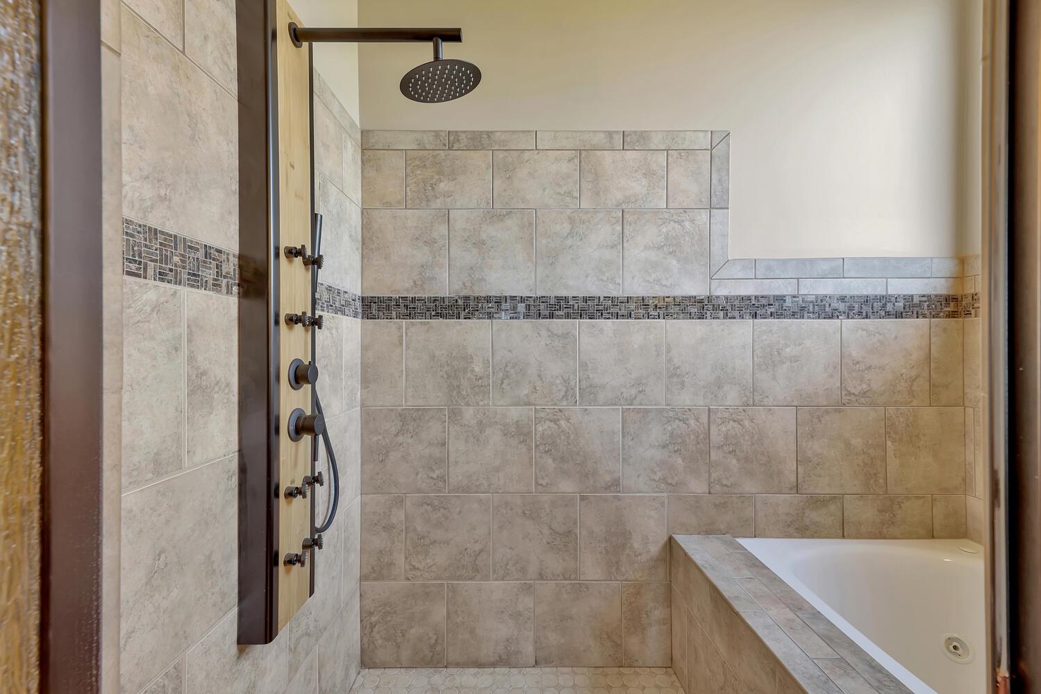 2022 South Webb Road Wichita, KS 67207 - Photo 16 of 32