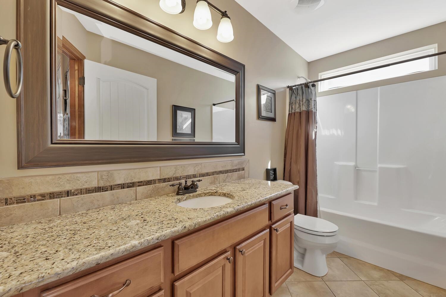 2022 South Webb Road Wichita, KS 67207 - Photo 20 of 32