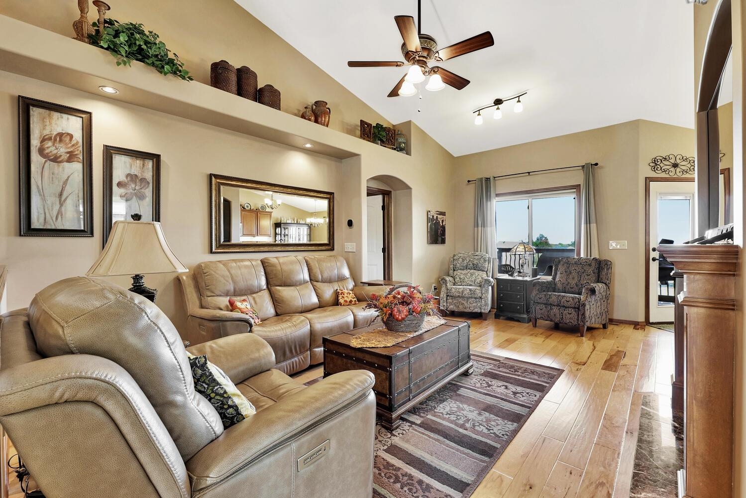 2022 South Webb Road Wichita, KS 67207 - Photo 3 of 32