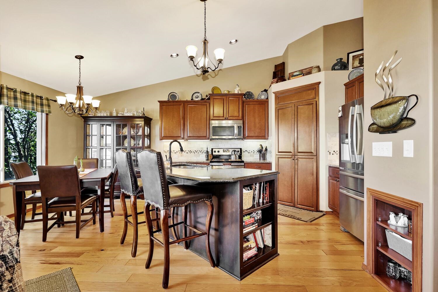 2022 South Webb Road Wichita, KS 67207 - Photo 6 of 32