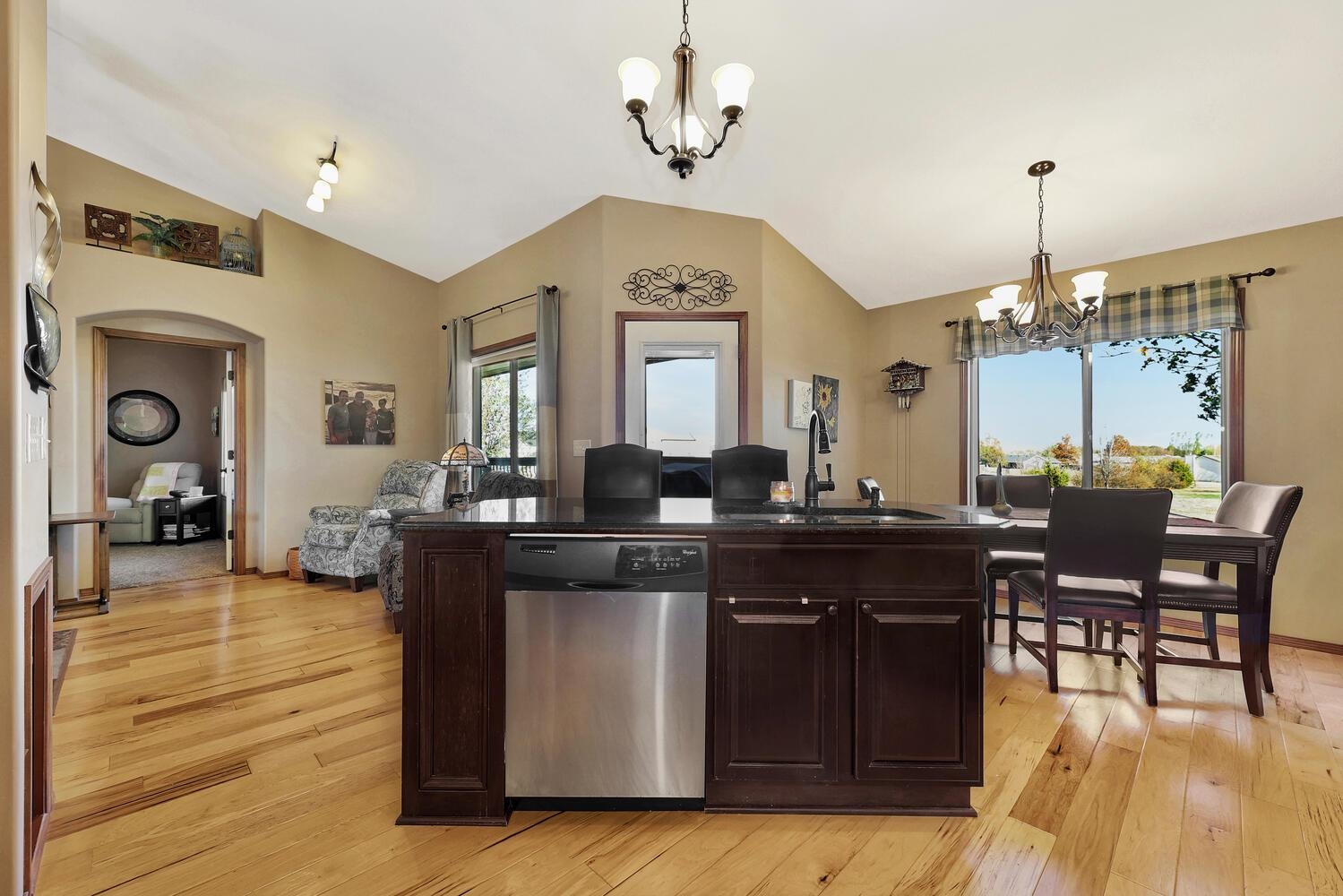 2022 South Webb Road Wichita, KS 67207 - Photo 10 of 32