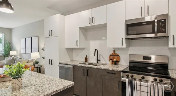 $2,150 | 5700 Ogeechee Road, Unit C1, Savannah, GA 31419