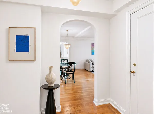 $795,000 | 220 East 73rd Street, Unit 9H | Lenox Hill