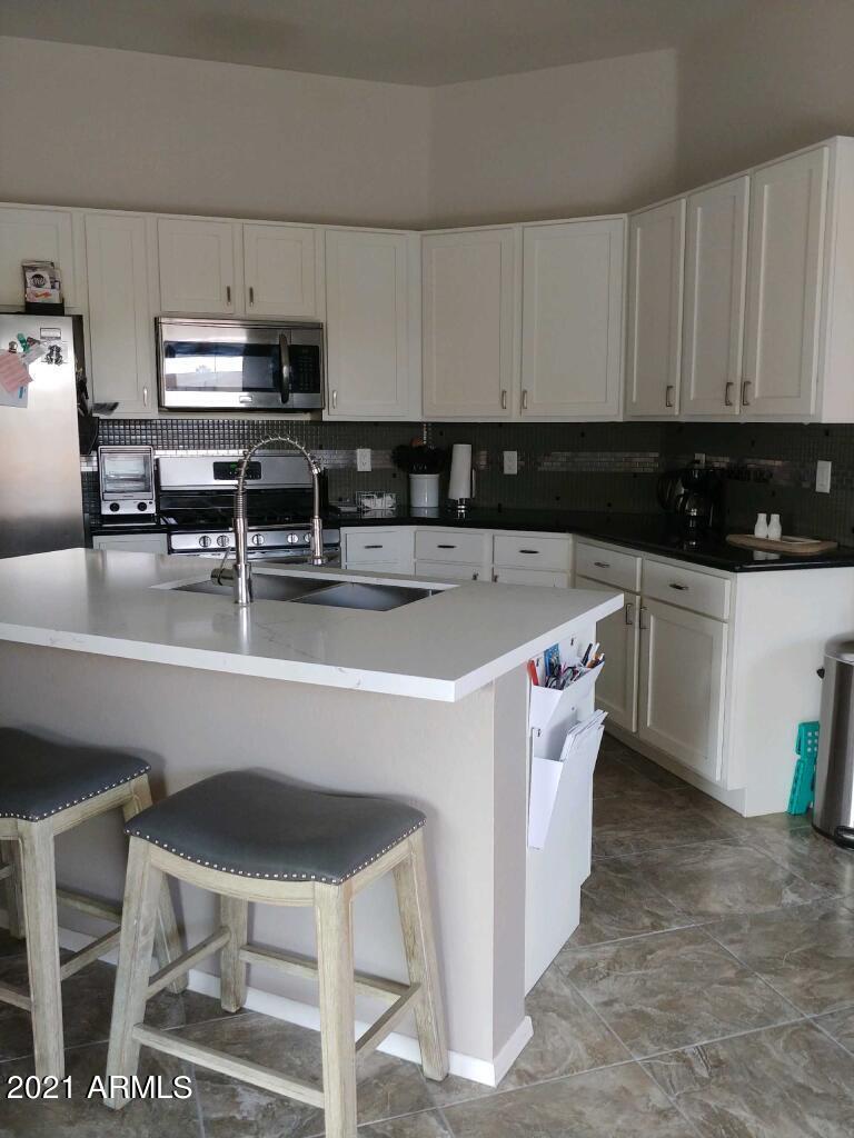 3113 East Danbury Road, Unit 25 Phoenix, AZ 85032 - Photo 3 of 17 ECA53108-AE99-4986-AD79-E7EA43CF325B